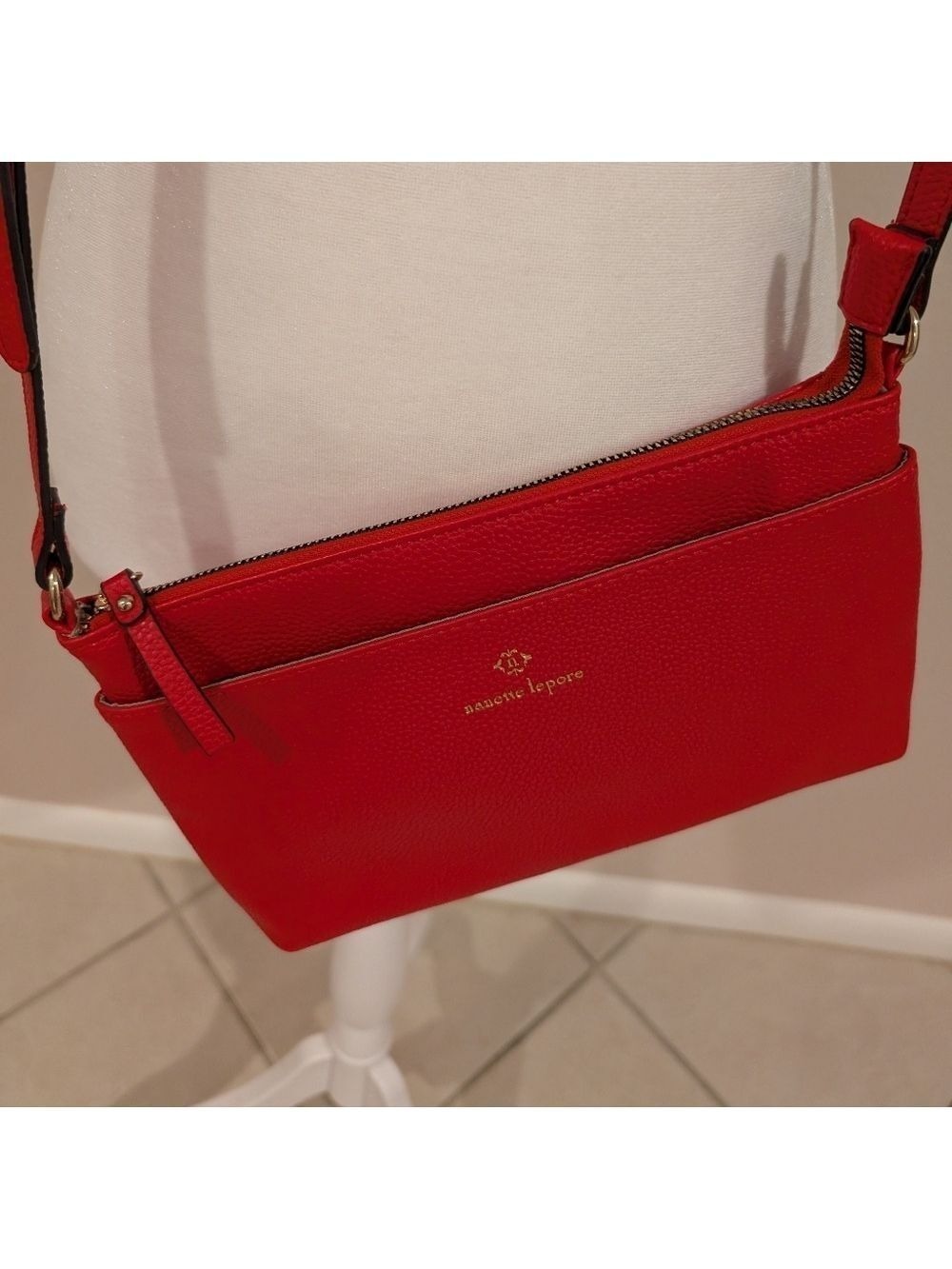 Nanette Lepore Red Pebble Leather Crossbody Bag. - Picture 3 of 9